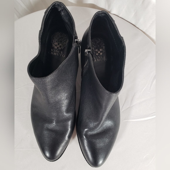Vince Camuto's Black Leather Booties Sz 10 - Picture 2 of 9
